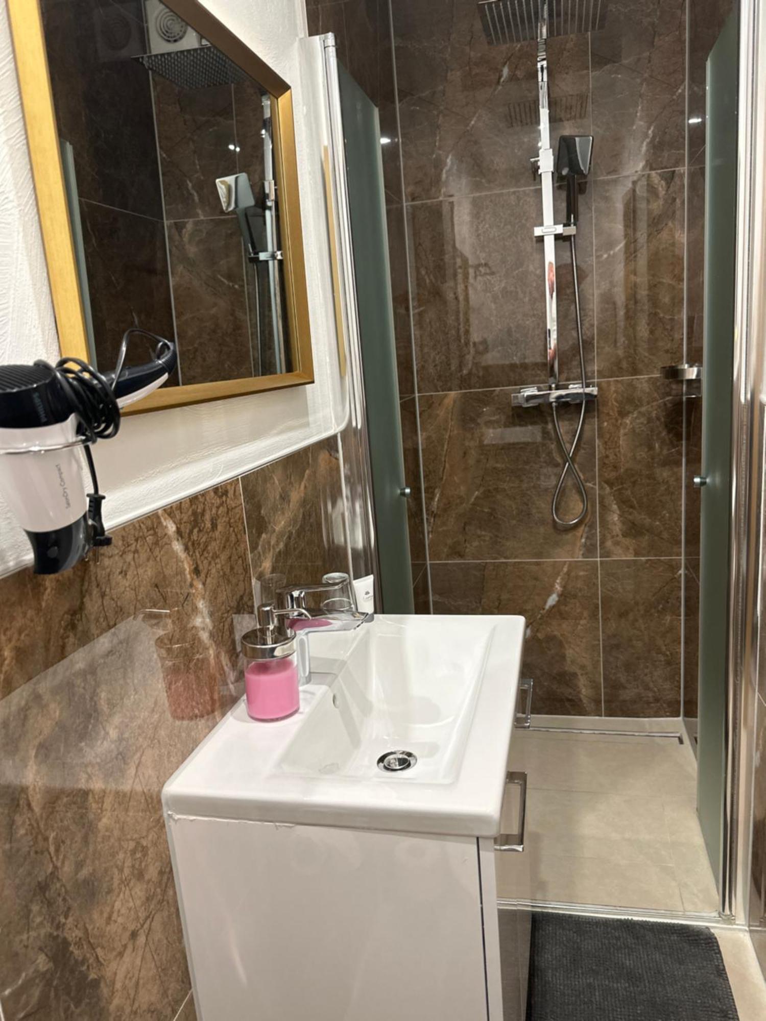 Hotel Bouzid - Laatzen Kültér fotó