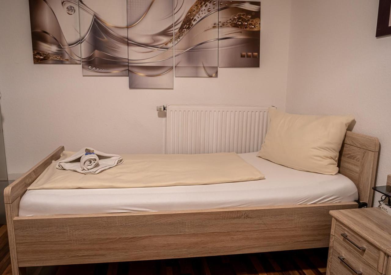Hotel Bouzid - Laatzen Kültér fotó