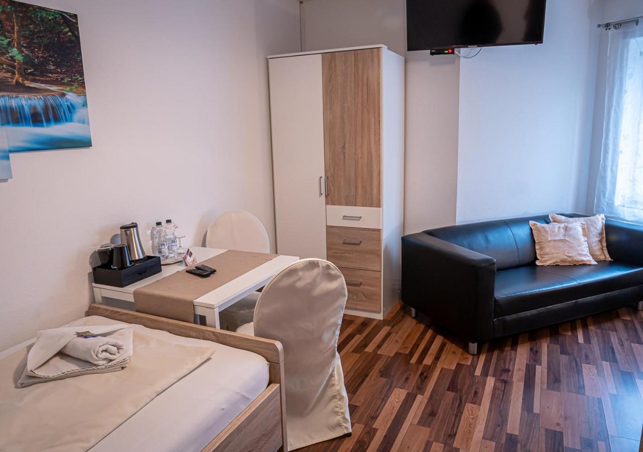 Hotel Bouzid - Laatzen Kültér fotó